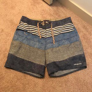 printed stretch planing board shorts